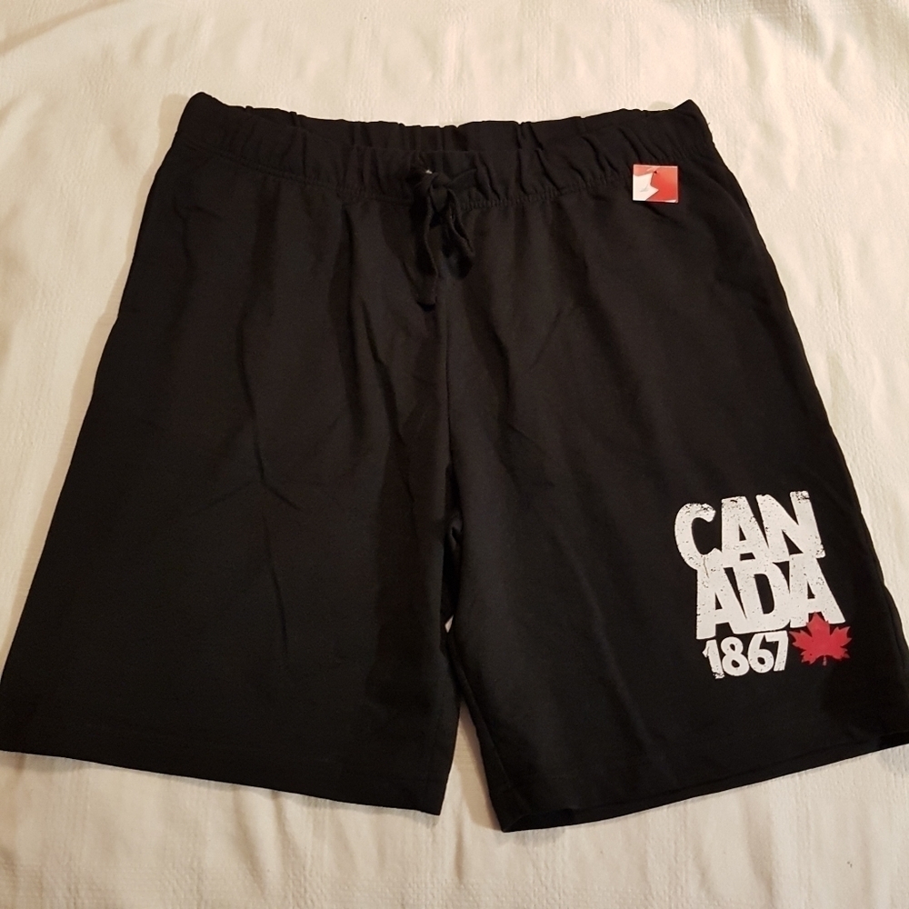 Canada Flag men's size Large black shorts french terry, NEW